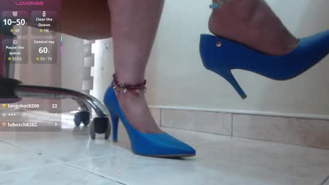 Snapshot of isabeel_sofia01 chatting on 10.14.25 Isabeel Sofia online show from 10.14.25