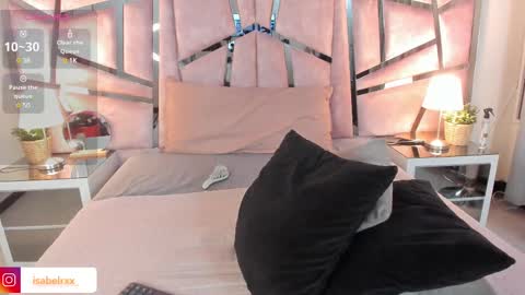 Isabel online show from 02.13.25