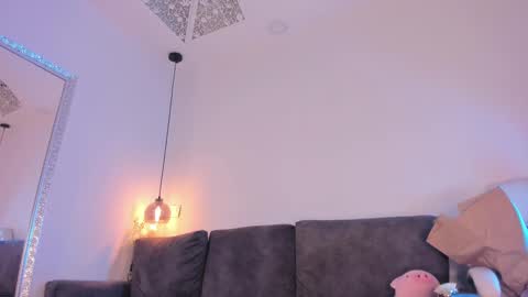 Snapshot of isabela_franco_ chatting on 02.19.25 Isabela online show from 02.19.25