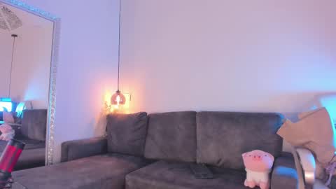 Snapshot of isabela_franco_ chatting on 02.21.25 Isabela online show from 02.21.25