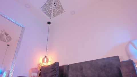 Snapshot of isabela_franco_ chatting on 03.07.25 Isabela online show from 03.07.25