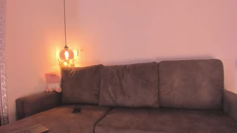 Snapshot of isabela_franco_ chatting on 10.28.25 Isabela online show from 10.28.25