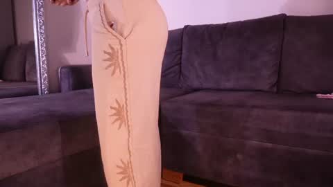 Snapshot of isabela_franco_ chatting on 06.29.26 Isabela online show from 06.29.26