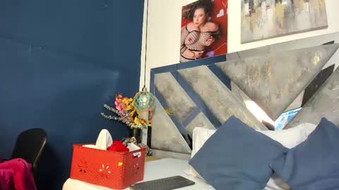 Mommy Isa online show from 01.18.26