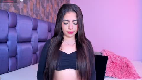 Isabela Angell  online show from 01.02.25
