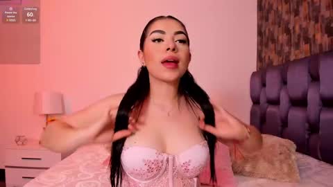 Isabela Angell  online show from 03.02.25