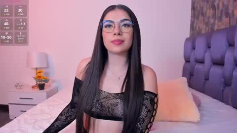 Isabela Angell  online show from 03.03.25