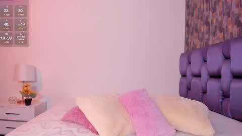 Isabela Angell  online show from 03.08.25