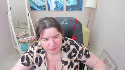 Isabela online show from 01.25.25
