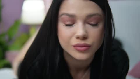  Isabel  online show from 12.04.25