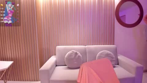 Isabel Bornner online show from 10.08.25