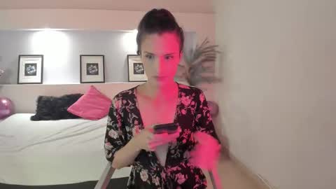 Snapshot of isabelfernandez chatting on 09.29.25 IsabelFernandez online show from 09.29.25