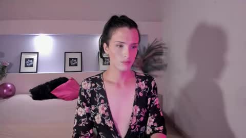 Snapshot of isabelfernandez chatting on 09.30.25 IsabelFernandez online show from 09.30.25