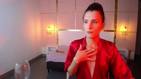 Snapshot of isabelfernandez chatting on 10.09.25 IsabelFernandez online show from 10.09.25