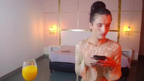 Snapshot of isabelfernandez chatting on 10.10.25 IsabelFernandez online show from 10.10.25