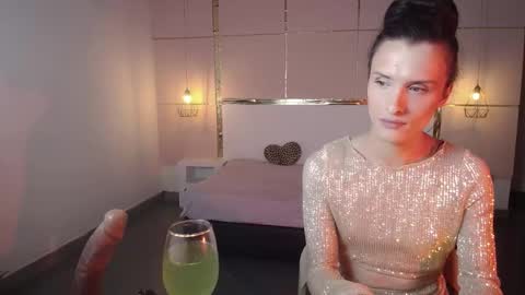 Snapshot of isabelfernandez chatting on 10.15.25 IsabelFernandez online show from 10.15.25