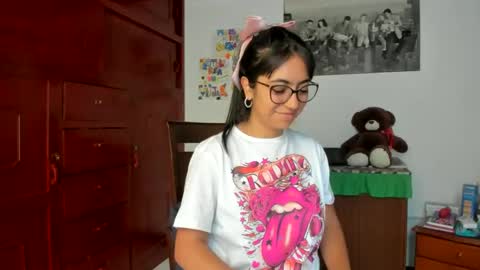 Isabella22 1 online show from 12.23.24