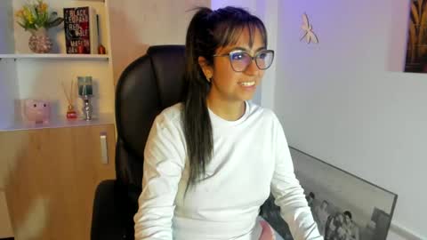 Isabella22 1 online show from 02.19.25