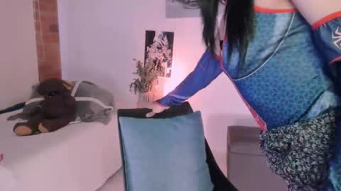 Isabella online show from 10.13.25