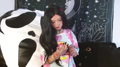    online show from 10.20.25