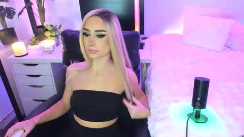 Isabella Baby online show from 11.06.25