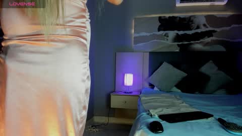 Isabella  online show from 10.03.25