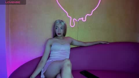 Isabella  online show from 10.11.25