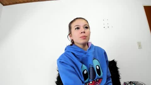 Snapshot of isabella_jaramillo chatting on 10.19.25 isabella_jaramillo online show from 10.19.25