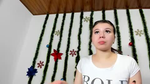 Snapshot of isabella_jaramillo chatting on 11.18.25 isabella_jaramillo online show from 11.18.25