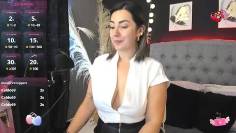 Snapshot of isabella_lt chatting on 02.25.25   online show from 02.25.25