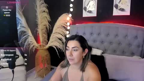 Snapshot of isabella_lt chatting on 03.05.25   online show from 03.05.25