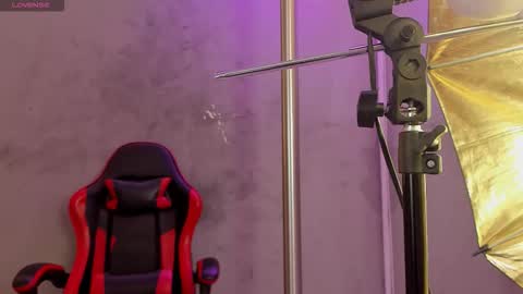 Isabella Nowa online show from 03.20.26