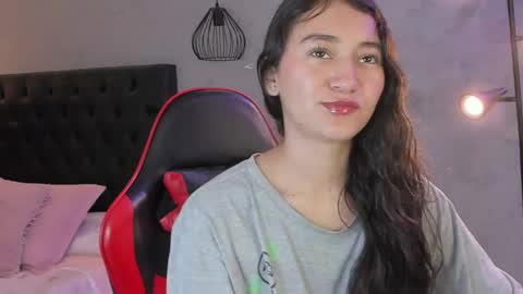 Isabella Nowa online show from 04.25.26