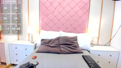 Snapshot of isabella_roa chatting on 02.19.26 Isabella online show from 02.19.26