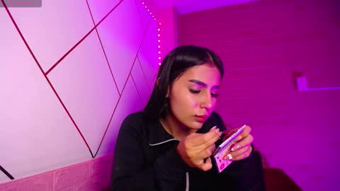 isabella_roseee online show from 12.19.25