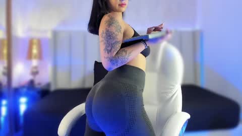 Snapshot of isabella_santamaria chatting on 12.04.24 Isa  online show from 12.04.24