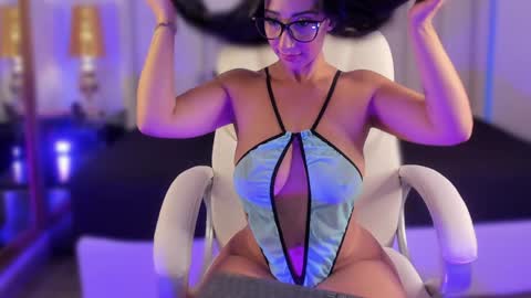 Snapshot of isabella_santamaria chatting on 12.06.24 Isa  online show from 12.06.24