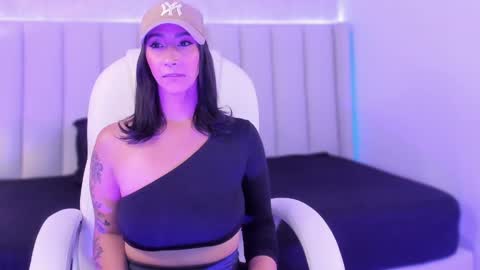 Snapshot of isabella_santamaria chatting on 12.11.24 Isa  online show from 12.11.24