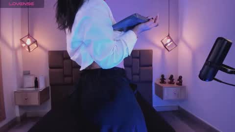 Snapshot of isabella_santamaria chatting on 10.12.25 Isa  online show from 10.12.25