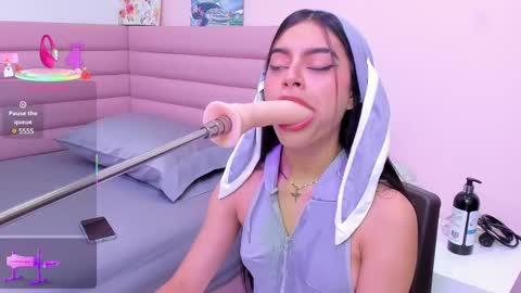 Snapshot of isabella_santos1 chatting on 02.28.25 Isabella  online show from 02.28.25