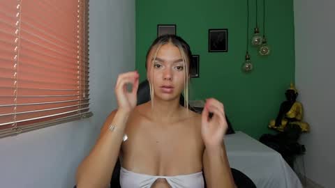 Isabella online show from 02.05.25