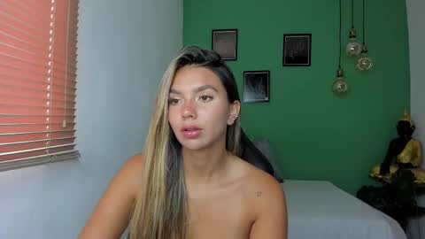 Isabella online show from 03.04.25