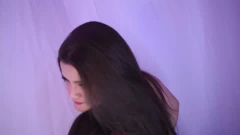 Isabella White online show from 02.21.25