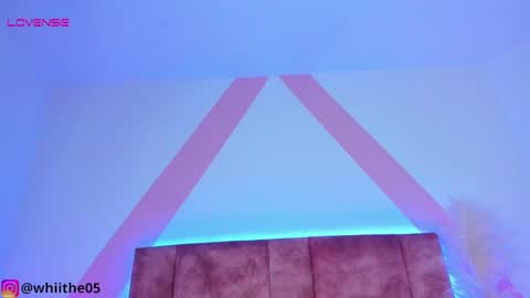 Isabella White online show from 03.08.25