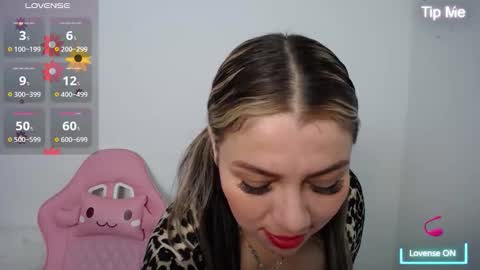 Snapshot of isabella_wish1 chatting on 10.17.25 isabella_wish1 online show from 10.17.25