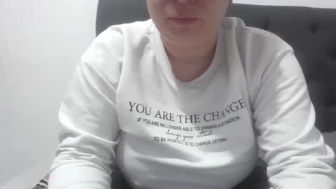 isabellaa_hills_ online show from 11.15.25