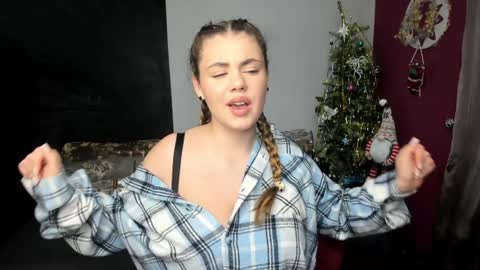 Snapshot of isabellabler chatting on 12.23.24 isabellabler online show from 12.23.24