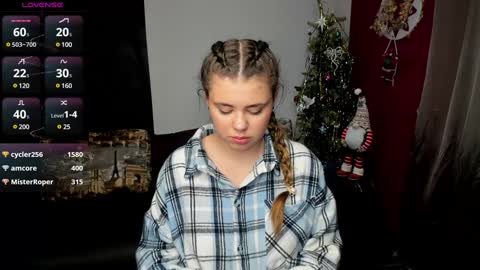 Snapshot of isabellabler chatting on 12.23.24 isabellabler online show from 12.23.24