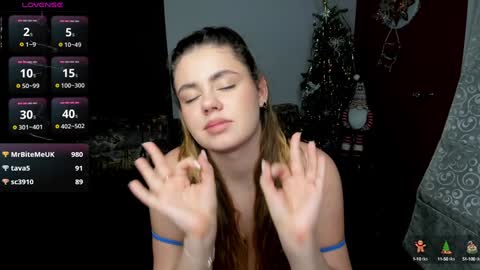 Snapshot of isabellabler chatting on 12.24.24 isabellabler online show from 12.24.24