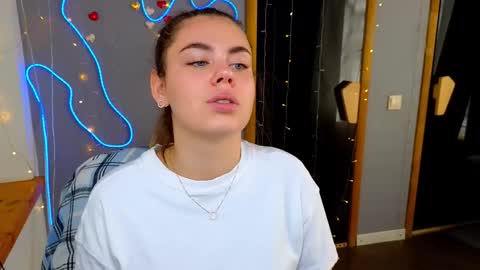 Snapshot of isabellabler chatting on 09.21.25 isabellabler online show from 09.21.25